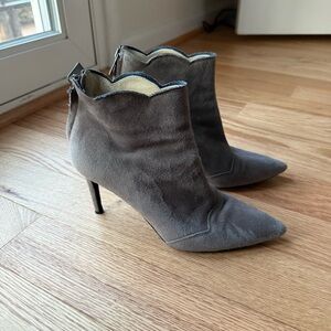 Bruno Magli Alice Scalloped Bootie in Grey Suede Ankle Boots Made in Italy Sz 39